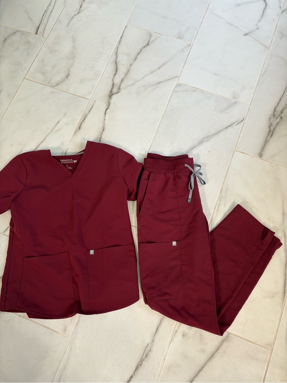 Fabletics Women’s V-Neck Scrub Set - Burgundy